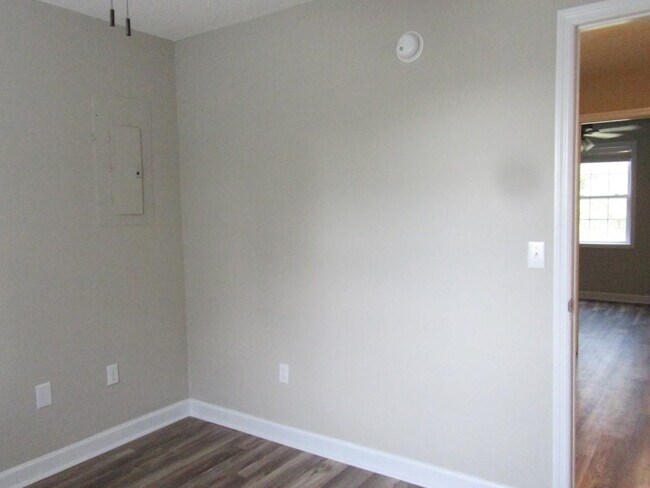 Building Photo - 1324 Waterway Dr