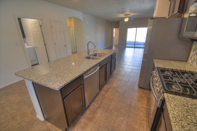 Building Photo - RIo Rancho at it BEST !!!