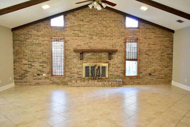 Building Photo - 130 Derby Woods Dr