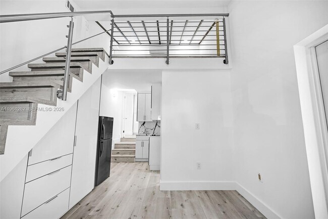 Building Photo - 876 NE 81st St