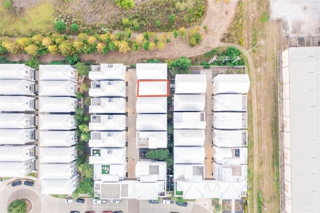 Building Photo - 5869 E Post Oak Ln