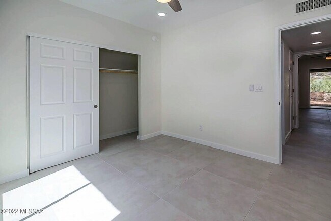 Building Photo - 4989 N Territory Ave