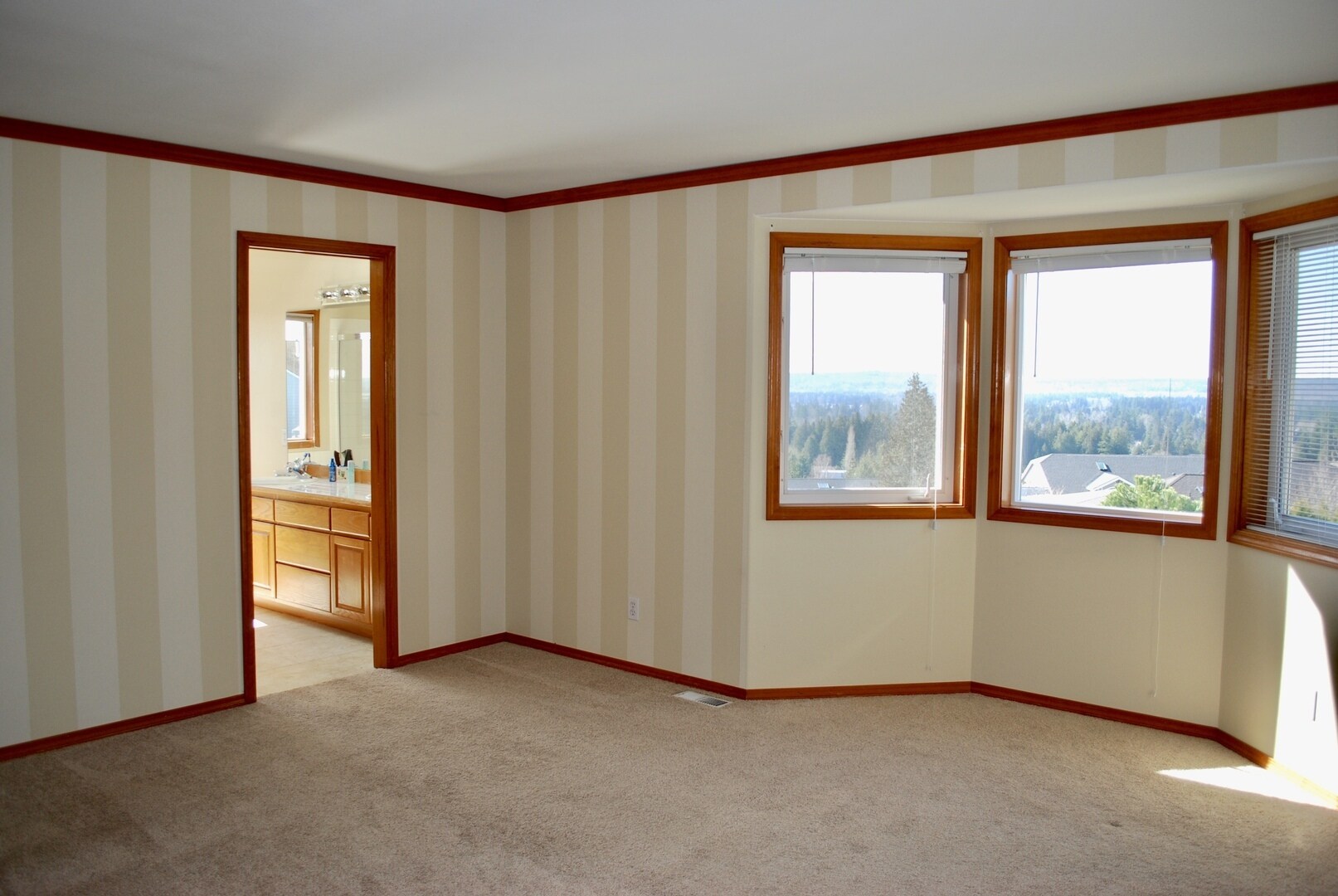 Building Photo - Beautiful views at this Marysville home