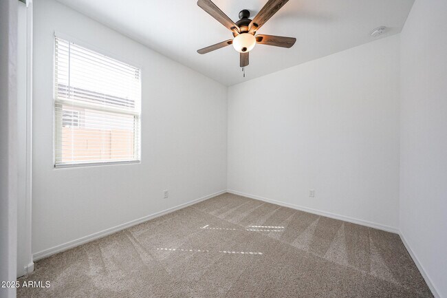 Building Photo - 25148 N 172nd Dr