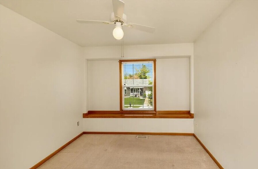 Building Photo - 2412 Emma Ave