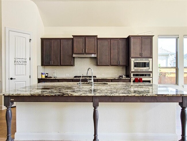 Building Photo - 813 Sunny Ridge Dr