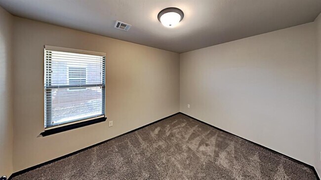 Building Photo - 5717 Gadwall Rd