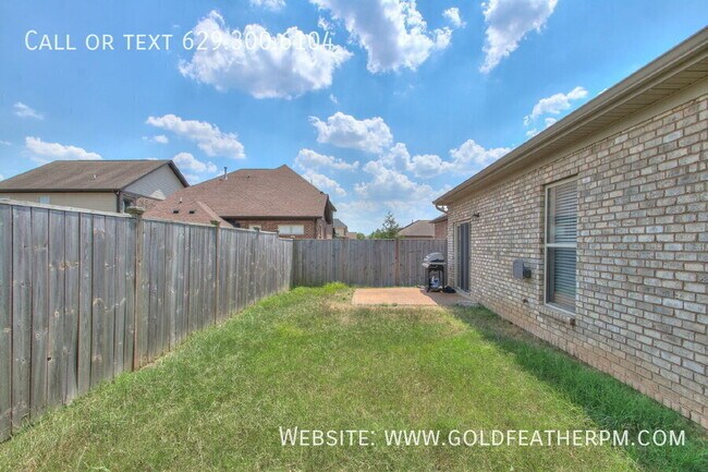 Building Photo - 126 Trenton Ln