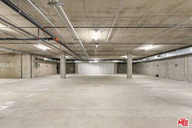 Building Photo - 7428 Santa Monica Blvd