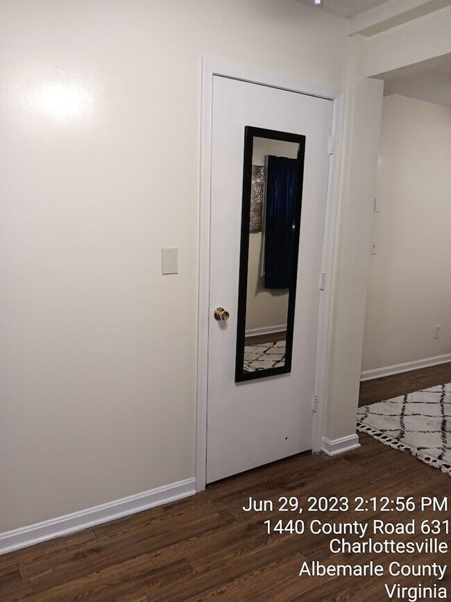 Building Photo - Fully Furnished 1 bedroom / Garden Apartment / Utilities included Travel Nurse Special