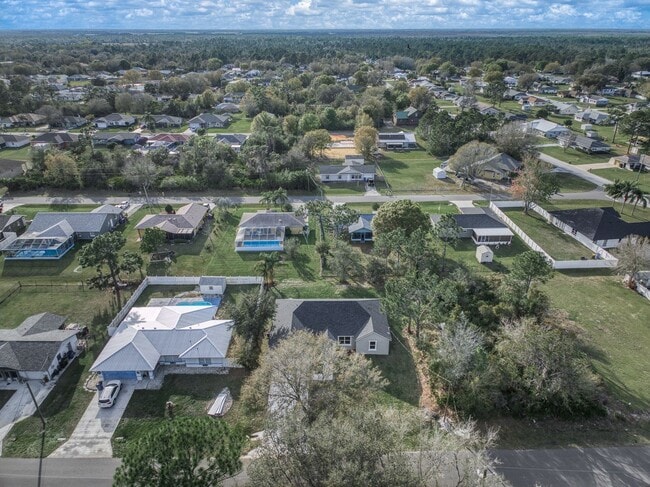 Building Photo - 3 Bedroom Home Located In The Sun N Lake Golf Community