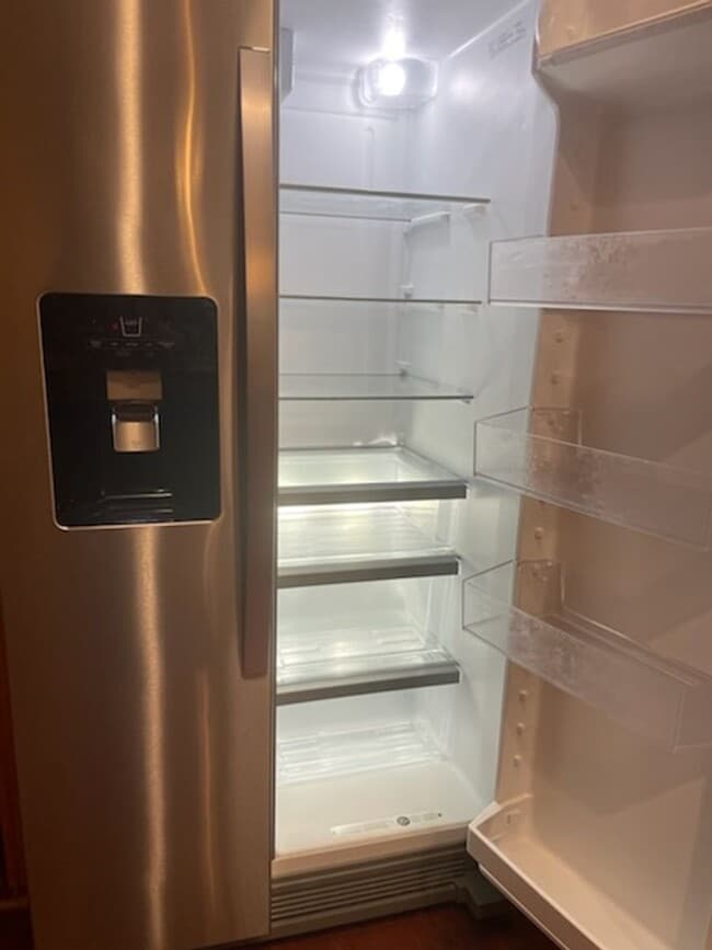 Building Photo - GORGEOUS EXECUTIVE TOWNHOME IN GATED COMMUNITY