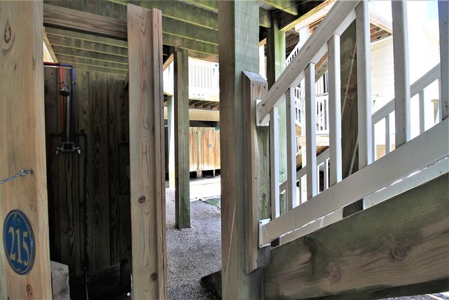 Building Photo - 5BR, 4BA Townhome - Pet Friendly with Beach Views *SEASONAL RENTAL*