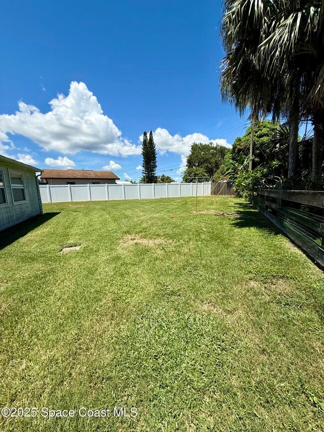Building Photo - 2740 Choctaw Dr