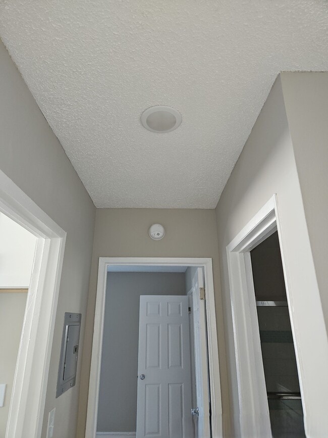 Building Photo - 8629 Willis Ave