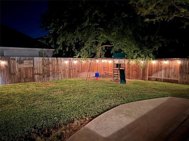 Building Photo - 1610 Shady Creek Trail
