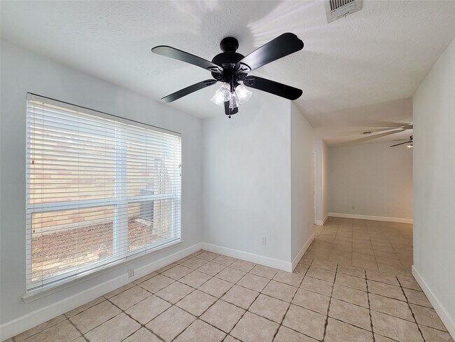 Building Photo - 3434 Almondwood Dr