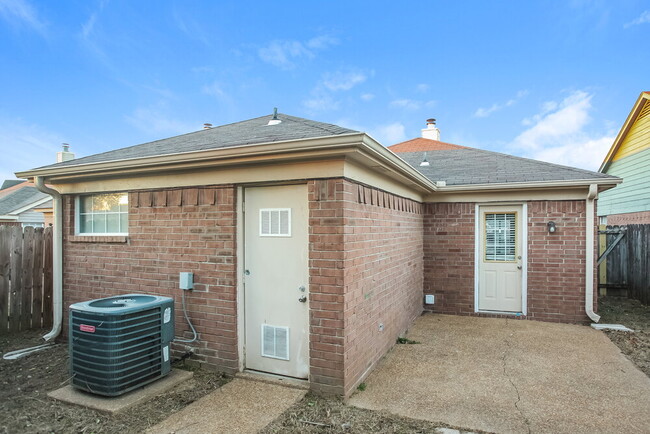 Building Photo - 3566 E Regency Park Cir