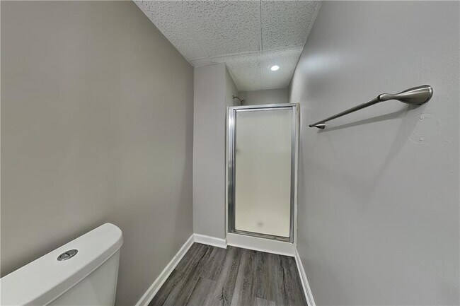 Building Photo - 4902 Sturbridge Crescent