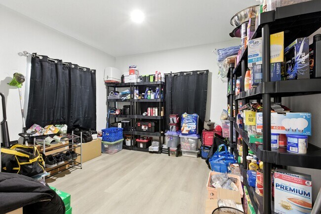 Building Photo - Spacious 4-Bedroom Home in Wildwood – Rece...