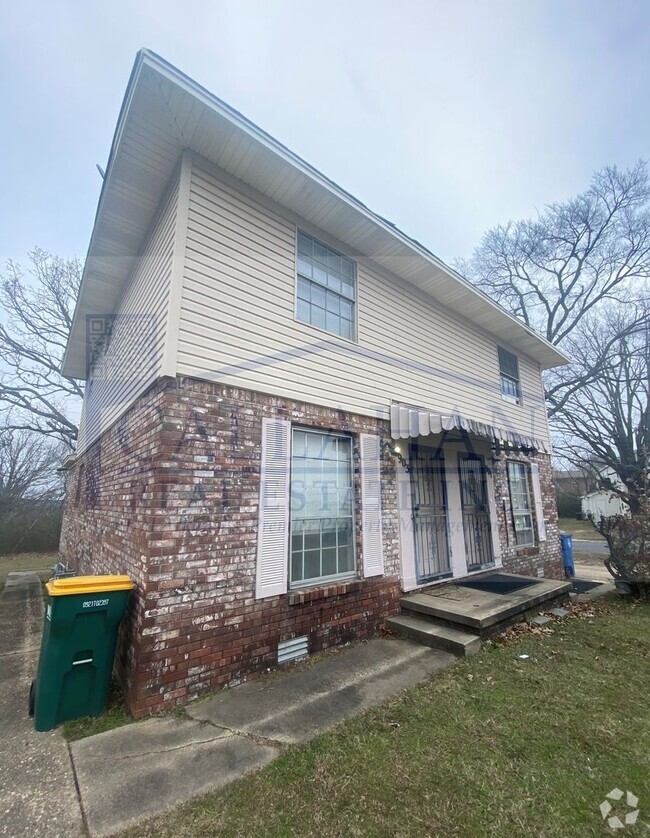 Building Photo - NLR Scenic Hill 2 Bedroom Townhouse