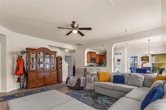 Building Photo - 206 Linden Ln