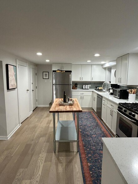 Building Photo - 2227 N Bissell St