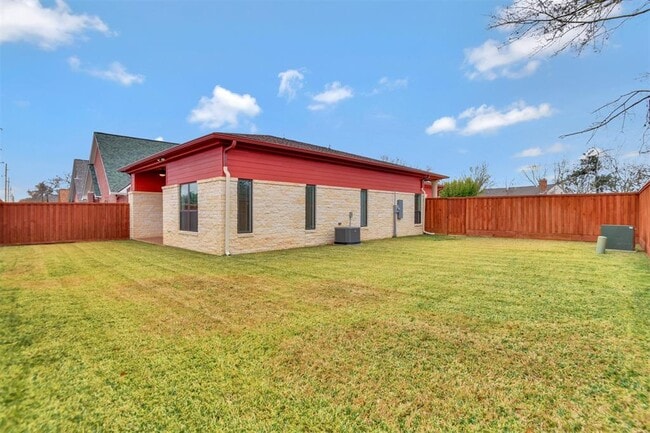 Building Photo - 4100 S Texas Ave