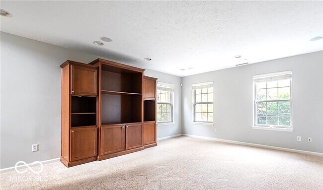 Building Photo - 9008 Rider Dr