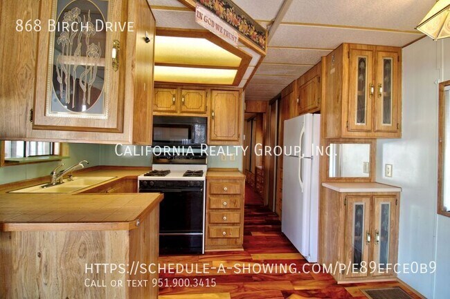 Building Photo - 868 Birch Dr