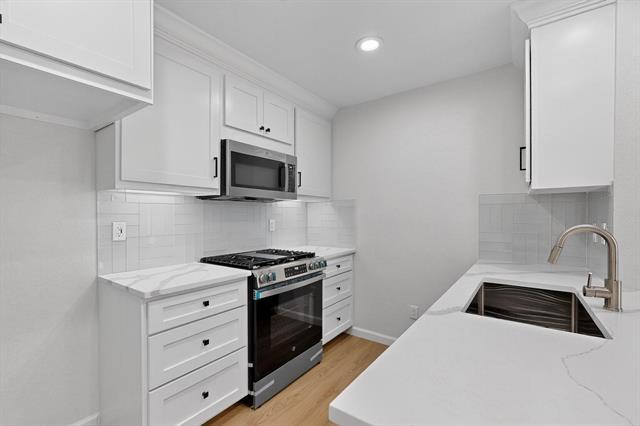 Building Photo - 1009 Lake Bluff Dr