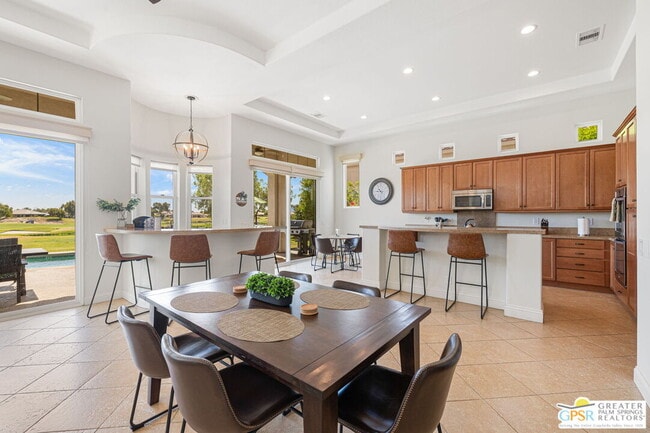 Building Photo - 88 Vía Las Flores