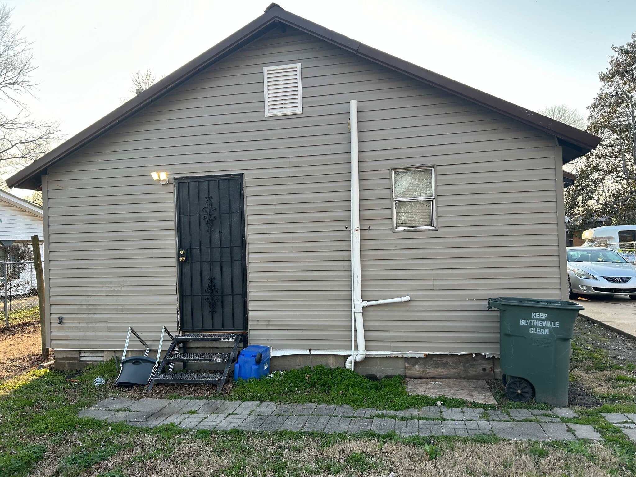 Building Photo - 1112 S Lilly St