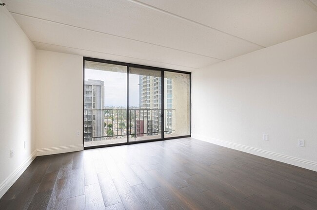 Building Photo - 50% Off First Month's Rent! Stellar Symphony Terrace Condo!