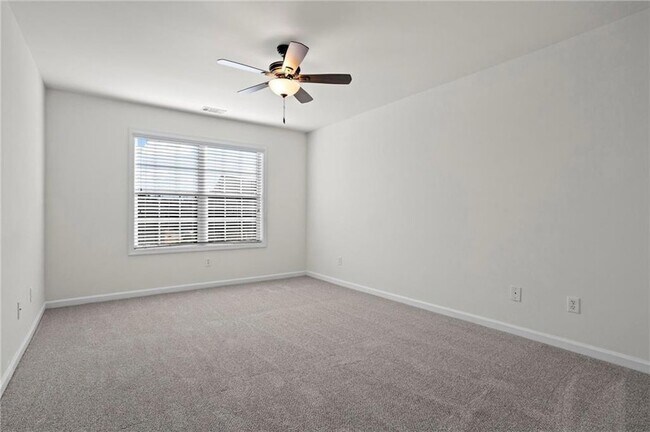 Building Photo - 221 Cutbank Ct SW