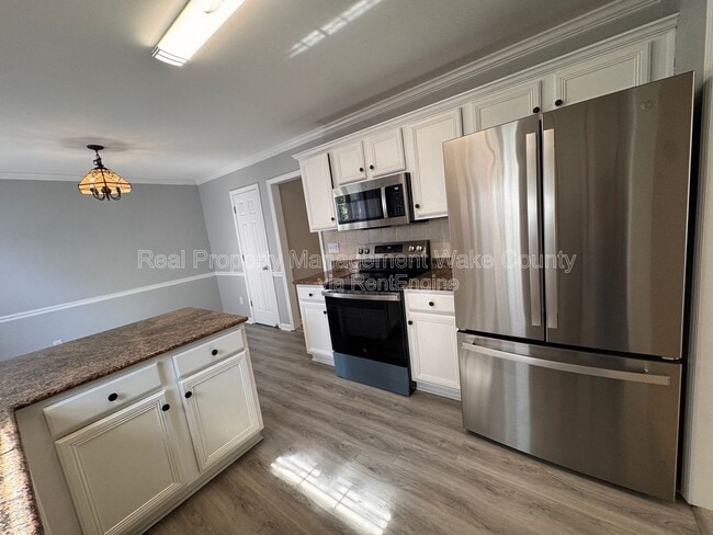Building Photo - 206 Lindell Dr