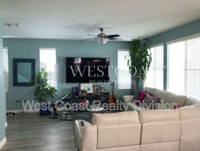 Building Photo - 31834 Tamarack Ct