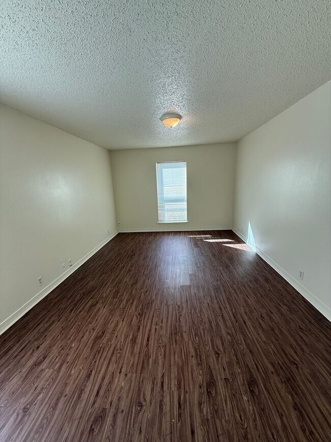 Building Photo - 8207 Bayou Fountain Ave