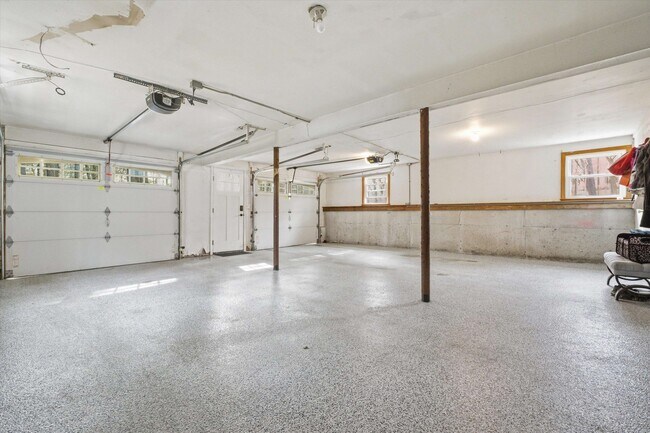 Building Photo - 32 Edinburgh Dr