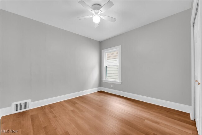 Building Photo - 4732 E 104th St