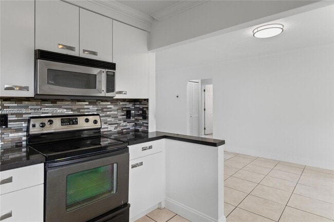 Building Photo - 4151 SW 56th Ave