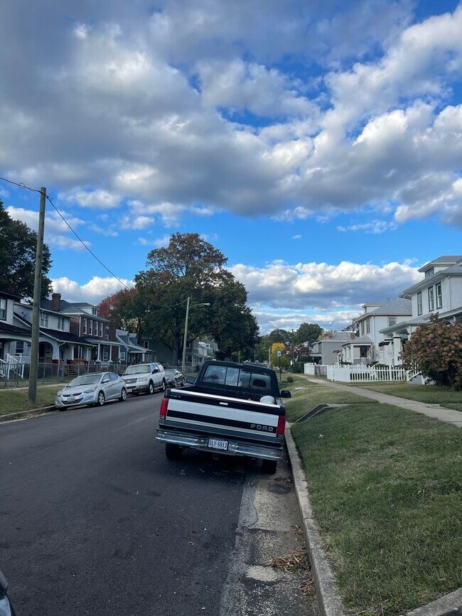 Building Photo - Large house on the North Side of town! Central HVAC, Laundry, Large yard, all appliances.