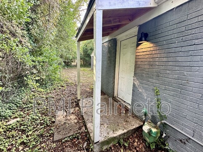 Building Photo - 522 Jasper St