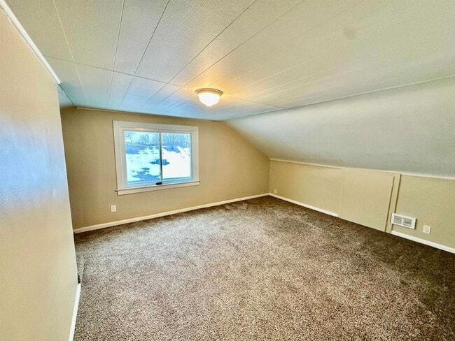 Building Photo - 30240 Groveland St