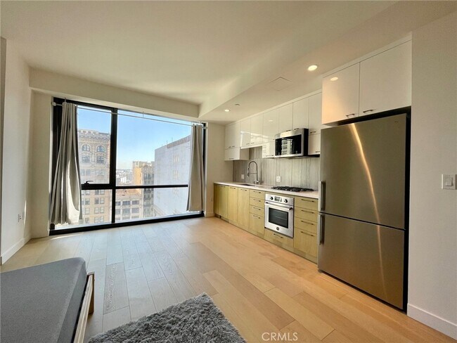 Building Photo - 400 S Broadway-1202-1202
