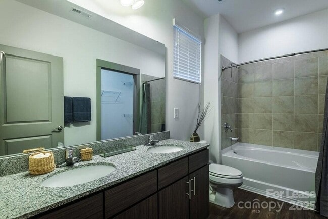 Building Photo - 1021 Glenn Valley Ln