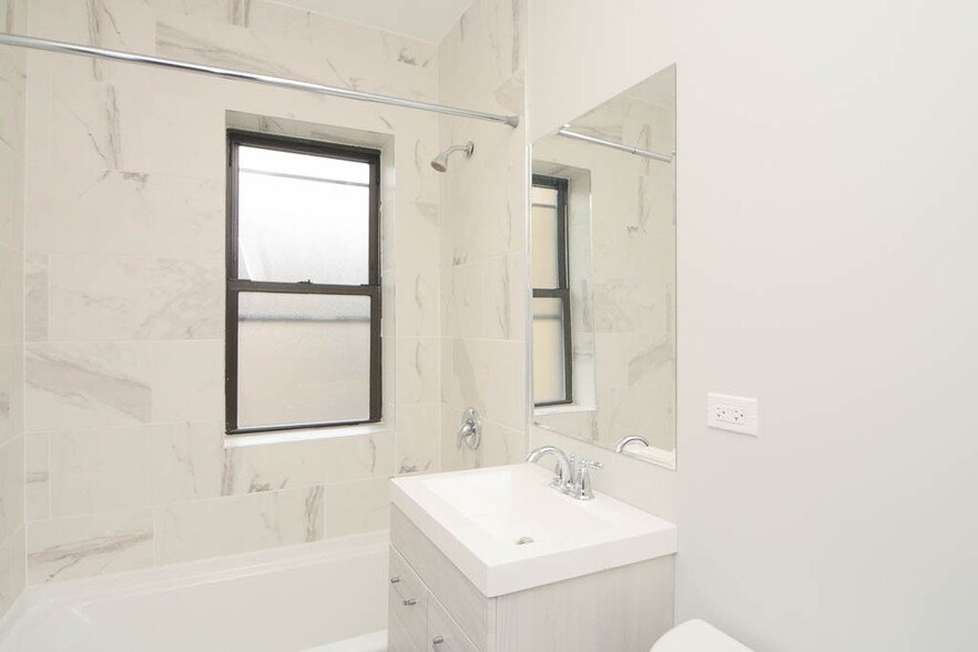 Building Photo - 728 St Johns Ave