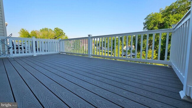 Building Photo - 2055 Rivers Dr