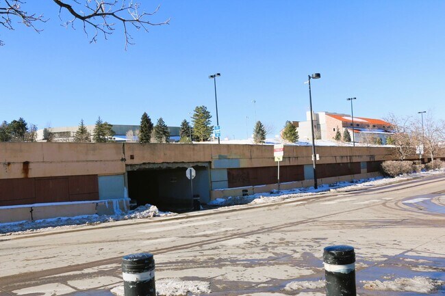 Building Photo - Available for 2026-2027 Fall Pre-Leasing! ...