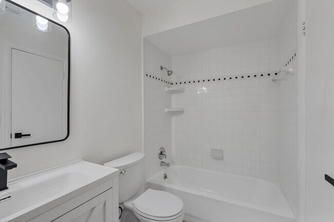 Building Photo - 1303 Charles St